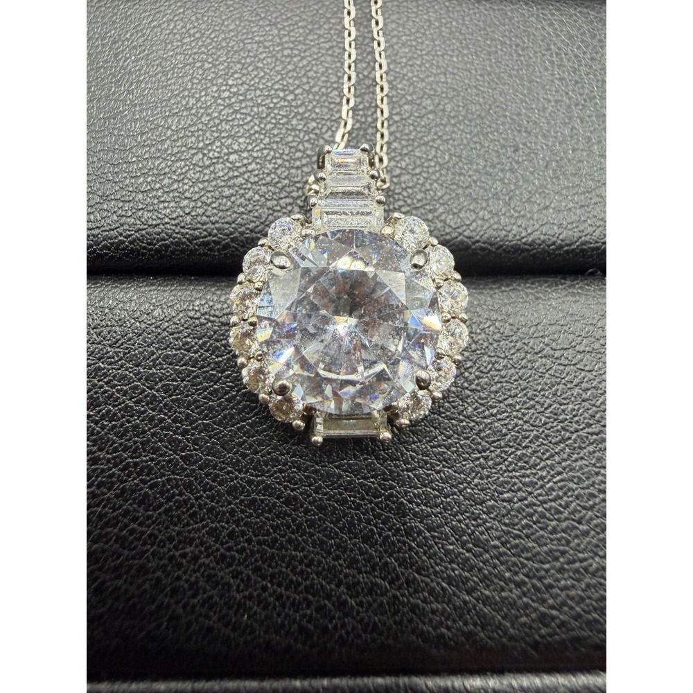 EUC 18" Sterling Silver CZ Pendant Necklace 925 J8